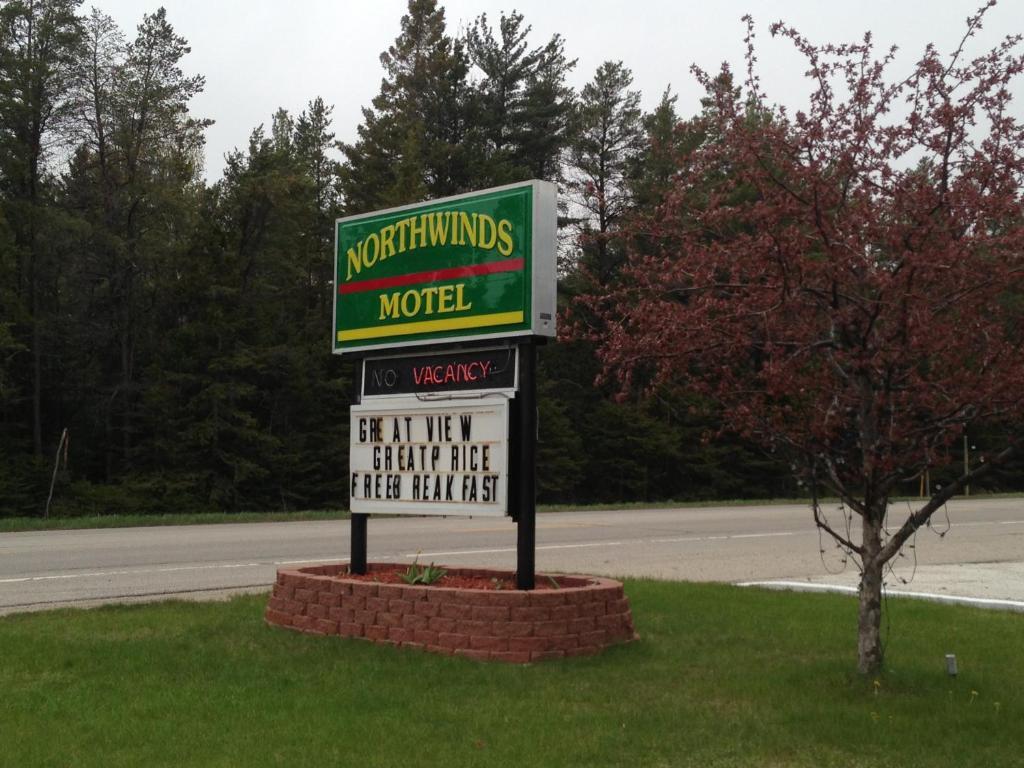 North Winds Motel マッキノー・シティ エクステリア 写真